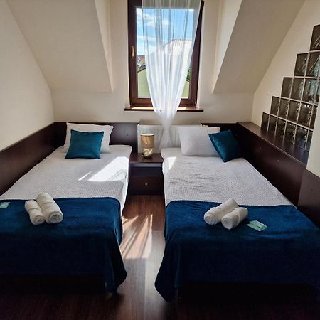 里沃Morska Perla住宿加早餐旅馆 外观 照片